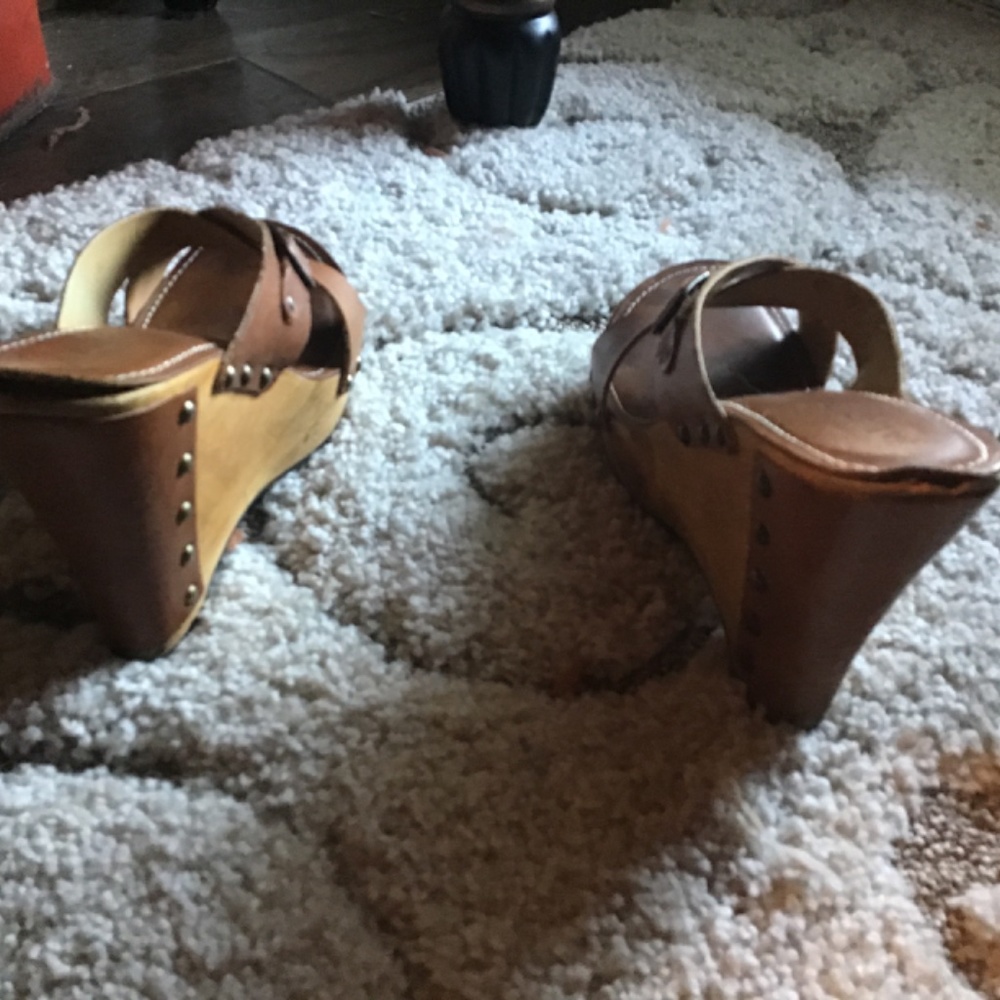 Heels - Picture 2 of 3